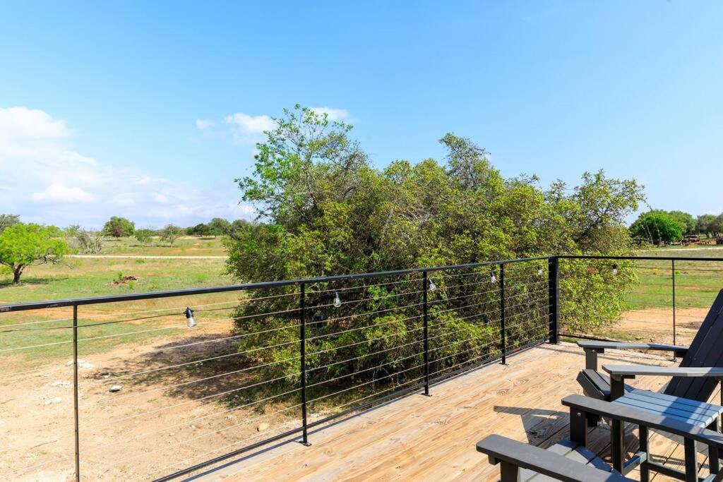 New The Sunset Luxury Container Home Fredericksburg Exteriér fotografie
